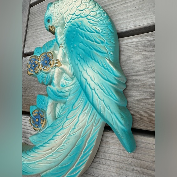 Vibtage Wall Art Chalk Ware Bird, Turquoise Cockatiel - Picture 4 of 9